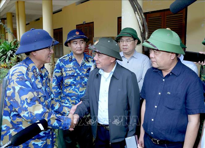 Thường trực Ban Bí thư Trần Cẩm Tú chỉ đạo công tác khắc phục hậu quả mưa lũ tại tỉnh Khánh Hòa